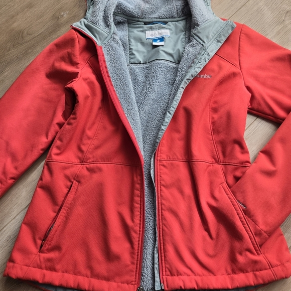 Vibrant Coral Red Orange Full Zip Omniwind block Lg jacket w/hood & Md Gloves - Picture 9 of 17